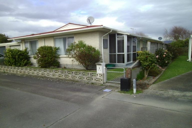 Photo of property in 1 Winiata Place, Otaki, 5512