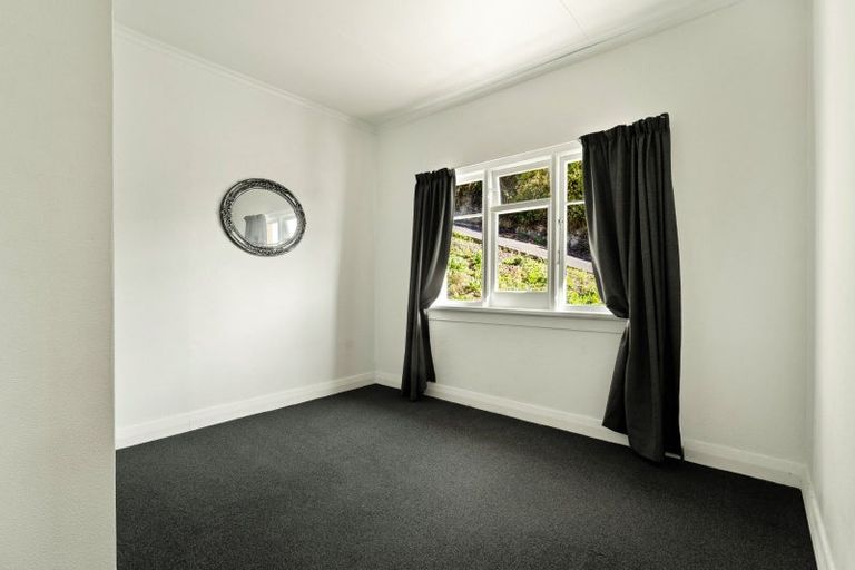 Photo of property in 35 Easther Crescent, Kew, Dunedin, 9012