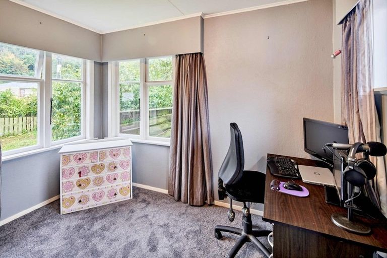 Photo of property in 168 Wellington Road, Wainuiomata, Lower Hutt, 5014