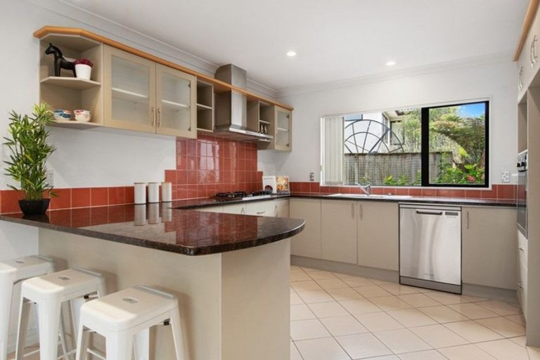 Photo of property in 3 Parani Court, Te Atatu Peninsula, Auckland, 0610