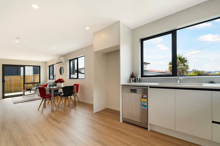 Photo of property in 7/85 Jaemont Avenue, Te Atatu South, Auckland, 0610