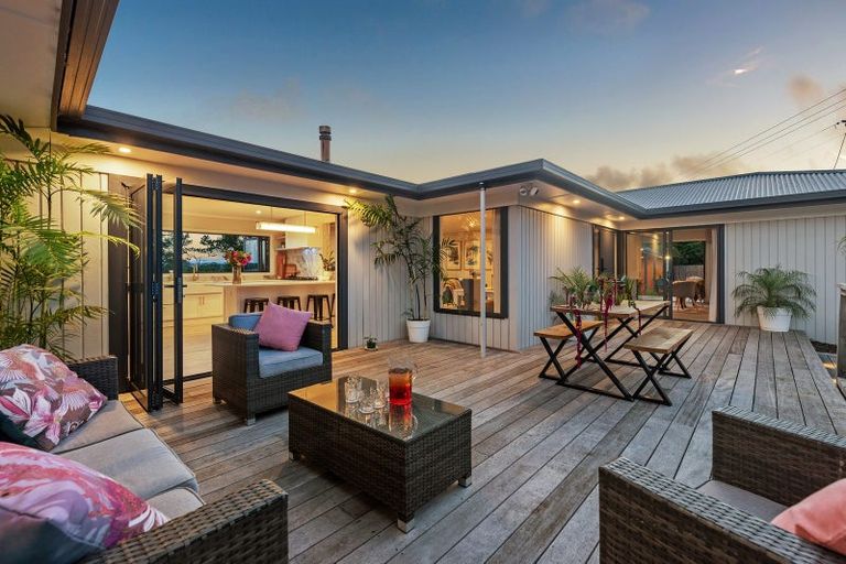 Photo of property in 1327 Leigh Road, Matakana, Warkworth, 0985