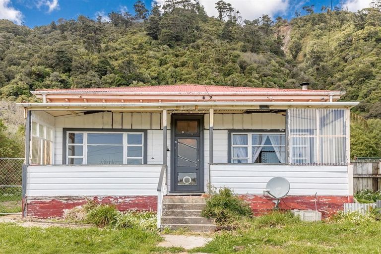 Photo of property in 35 Torea Street, Granity, 7823