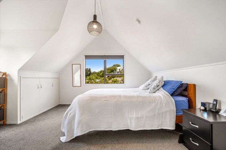 Photo of property in 2/32 Palliser Lane, Browns Bay, Auckland, 0630