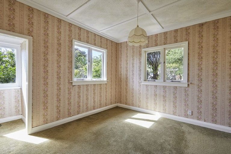 Photo of property in 37 Kopiko Road, Titirangi, Auckland, 0604