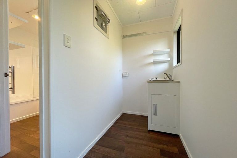 Photo of property in 1/294 West Coast Road, Glen Eden, Auckland, 0602