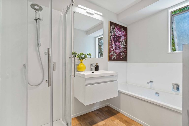 Photo of property in 2/2 Silver Creek Road, Weymouth, Auckland, 2103