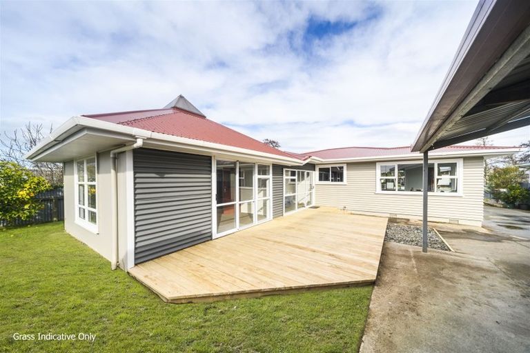 Photo of property in 35 Abraham Crescent, Milson, Palmerston North, 4414