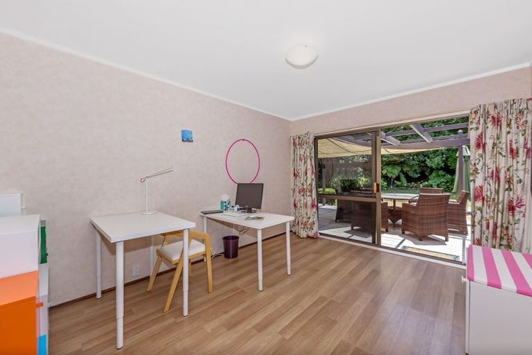 Photo of property in 20 Zita Avenue, Matakatia, Whangaparaoa, 0930