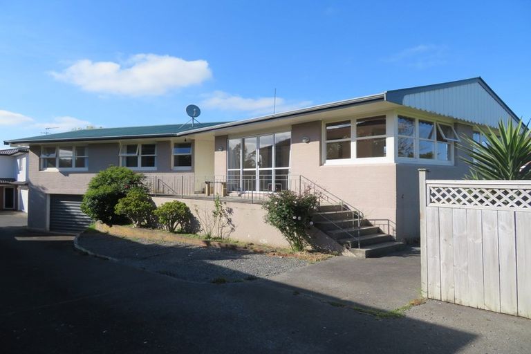 Photo of property in 1/16 Bradbury Road, Botany Downs, Auckland, 2010