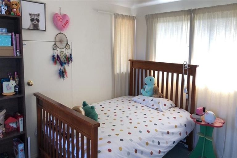 Photo of property in 4 Portal Place, Murrays Bay, Auckland, 0630