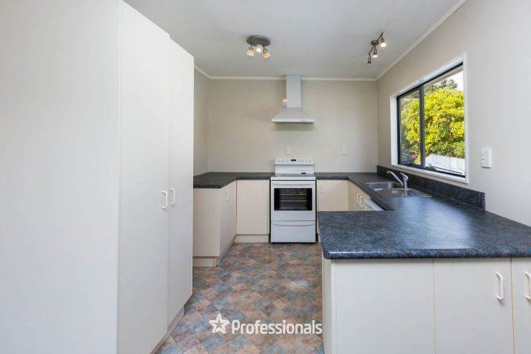 Photo of property in 1 Monarch Grove, Maoribank, Upper Hutt, 5018