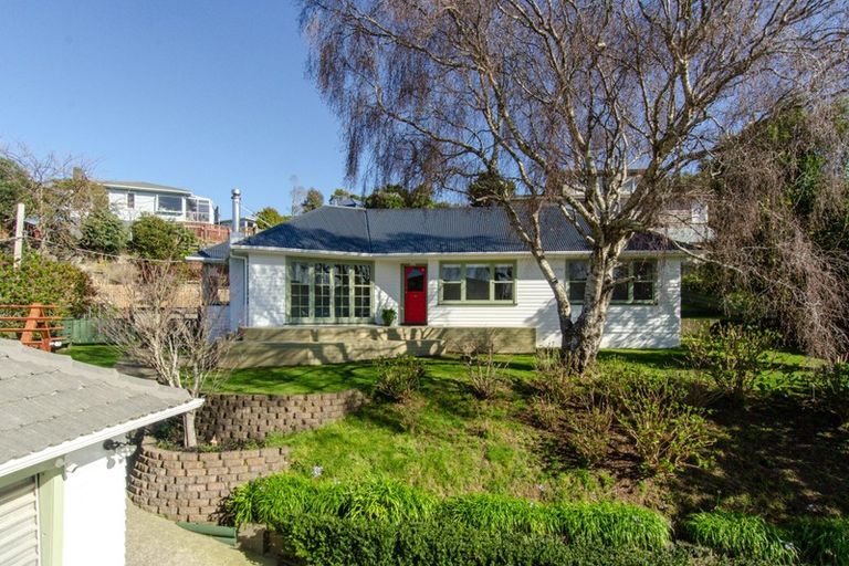 Photo of property in 36 Redwood Avenue, Tawa, Wellington, 5028