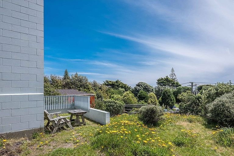 Photo of property in 44 Rodney Avenue, Te Horo Beach, Otaki, 5581