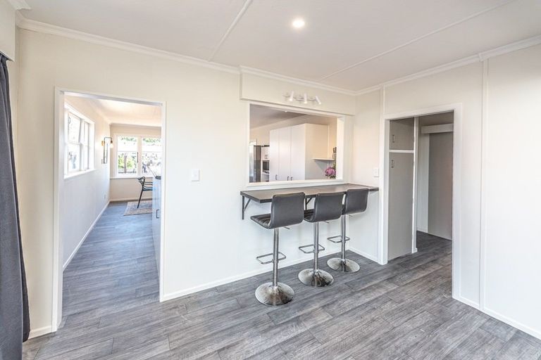 Photo of property in 27 Hood Street, Castlecliff, Whanganui, 4501