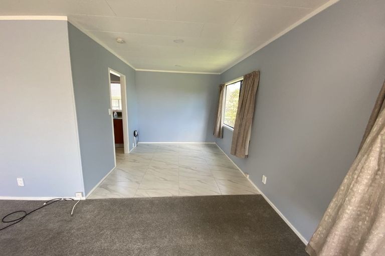 Photo of property in 1/16 Cabello Place, Unsworth Heights, Auckland, 0632