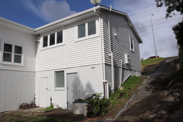 Photo of property in 579 East Coast Road, Browns Bay, Auckland, 0630