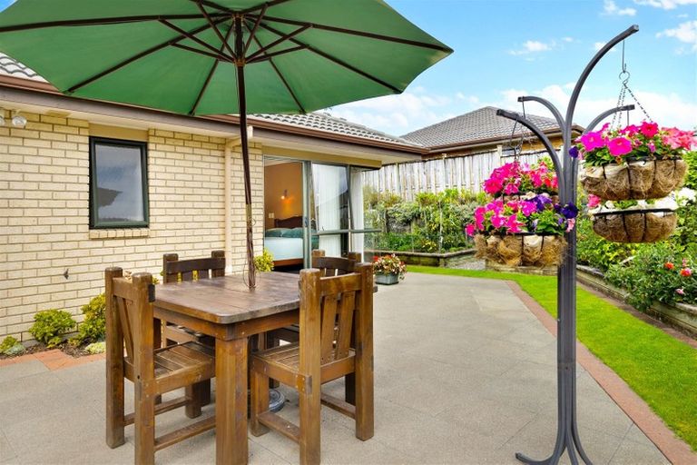 Photo of property in 58 Hillwell Drive, Henderson, Auckland, 0612