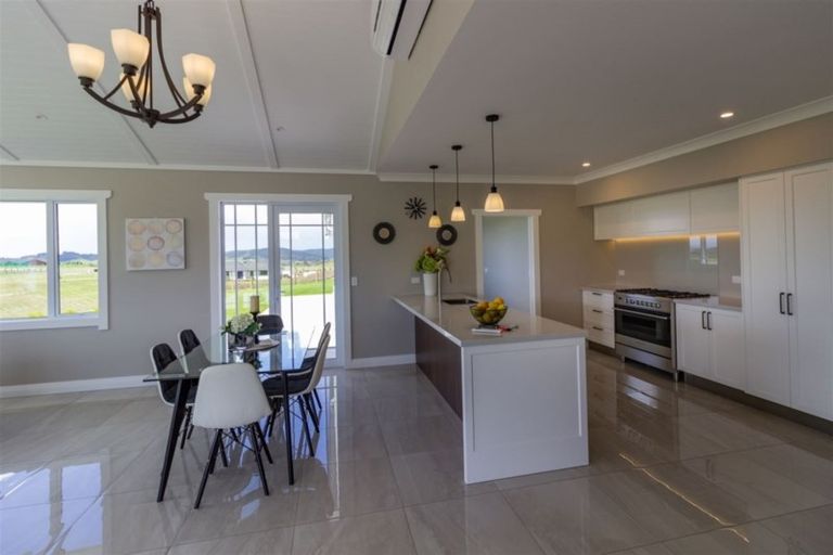 Photo of property in 4 Fernbird Grove, Kerikeri, 0294