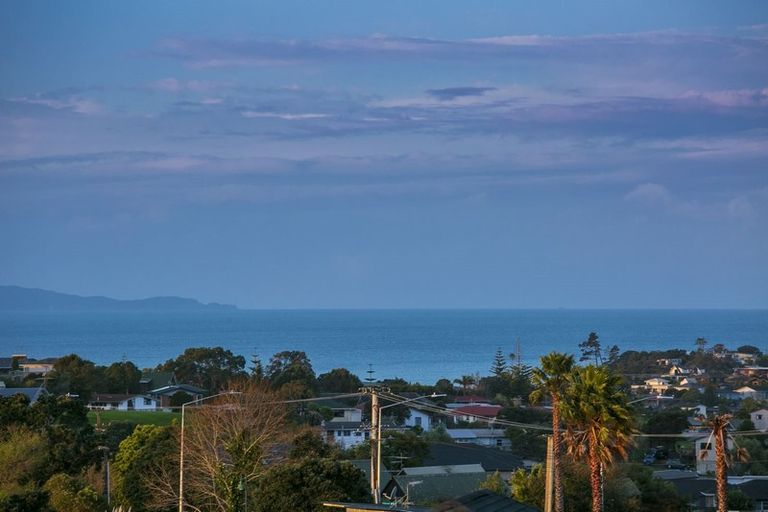 Photo of property in 12 Spyglass Street, Red Beach, 0932