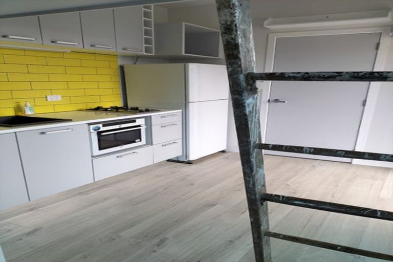 Photo of property in 15a Aeroview Drive, Beach Haven, Auckland, 0626