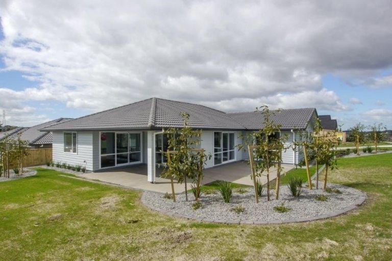 Photo of property in 2 Helenvale Crescent, Pokeno, 2402