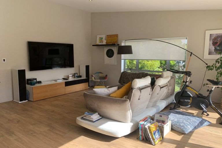 Photo of property in 141 Arran Road, Browns Bay, Auckland, 0630