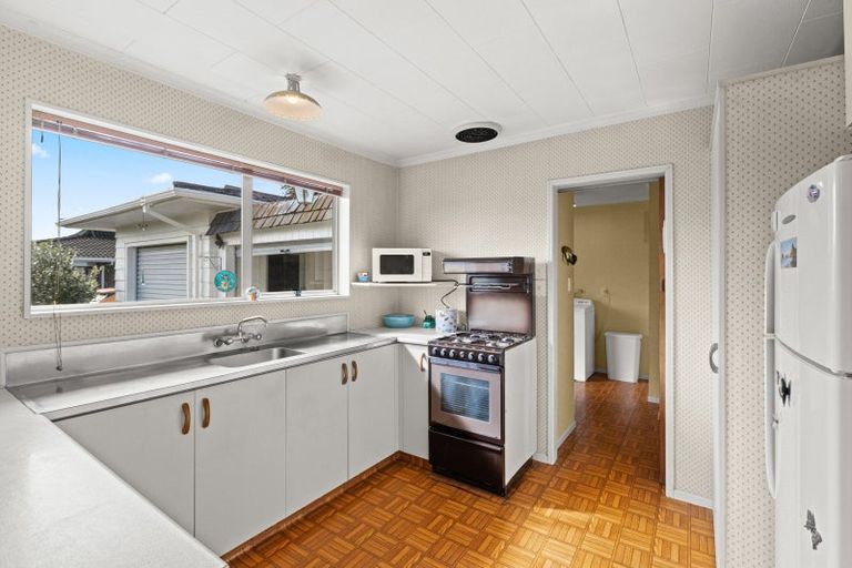 Photo of property in 4 Poplar Grove, Whalers Gate, New Plymouth, 4310