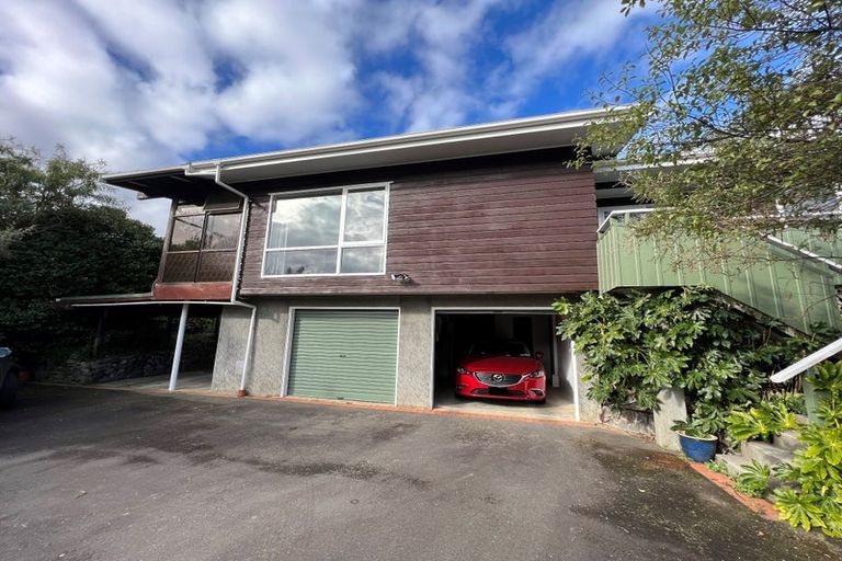 Photo of property in 6 Spicer Place, Tawa, Wellington, 5028