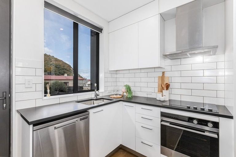 Photo of property in 12/20 Trent Street, Island Bay, Wellington, 6023