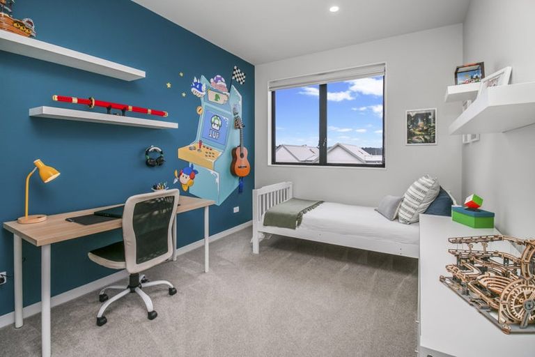 Photo of property in 18 Porowha Road, Westgate, Auckland, 0814