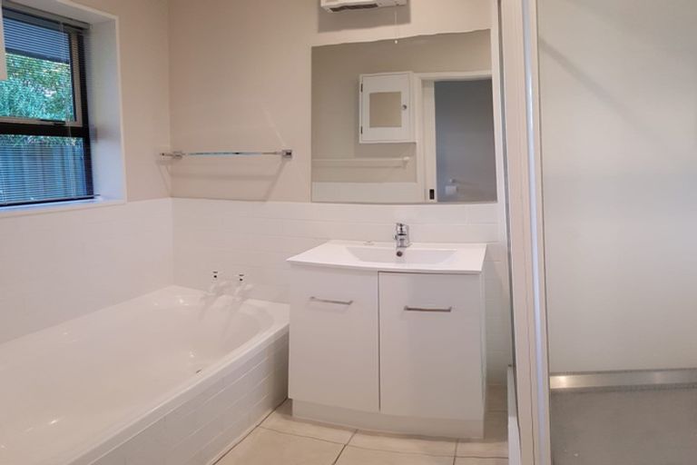 Photo of property in 2 O'halloran Drive, Halswell, Christchurch, 8025