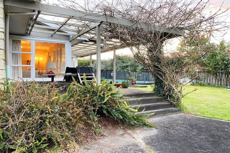 Photo of property in 22 Braid Road, St Andrews, Hamilton, 3200