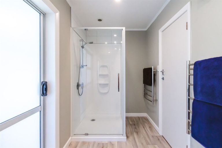 Photo of property in 10 Horomona Road, Paekakariki, 5034