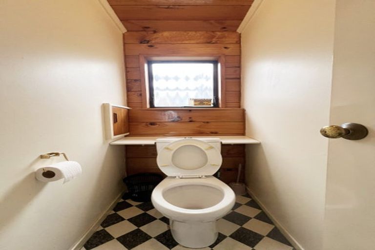 Photo of property in 2/87 Hillsborough Road, Hillsborough, Auckland, 1042