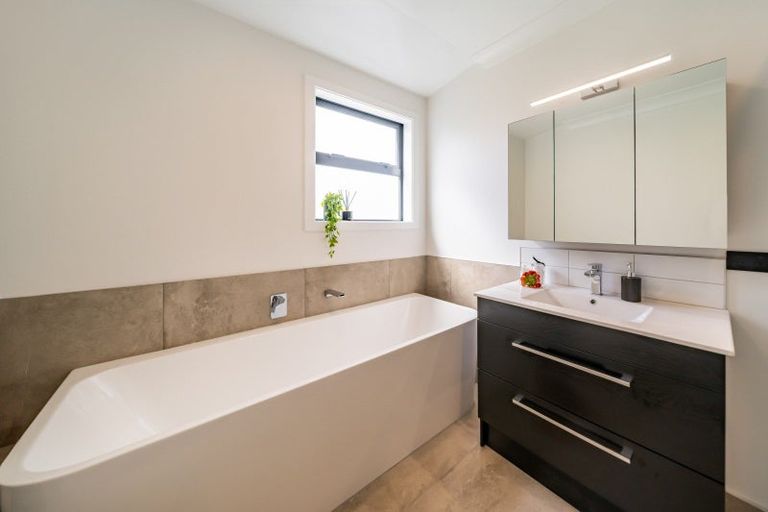 Photo of property in 36d Shakespeare Avenue, Trentham, Upper Hutt, 5018