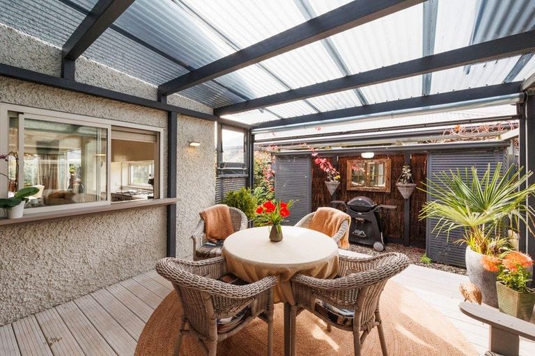 Photo of property in 42 Stewart Crescent, Hokowhitu, Palmerston North, 4410