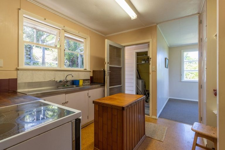 Photo of property in 79 Salford Street, Newlands, Wellington, 6037