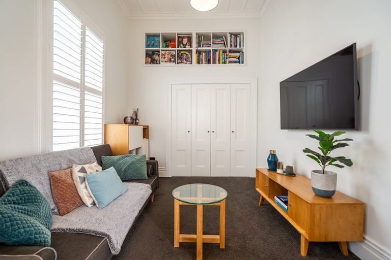 Photo of property in 6 Shoal Bay Road, Devonport, Auckland, 0624