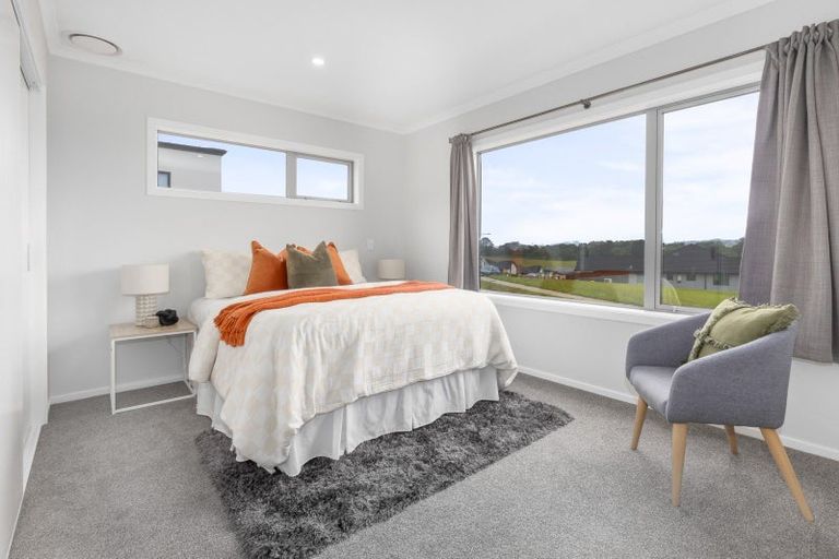 Photo of property in 60 Hokioi Drive, Kenepuru, Porirua, 5022