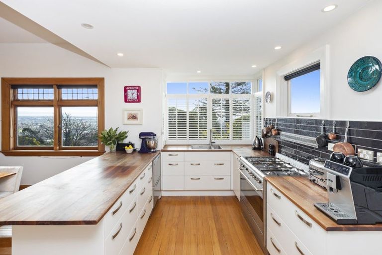 Photo of property in 67 Hackthorne Road, Cashmere, Christchurch, 8022