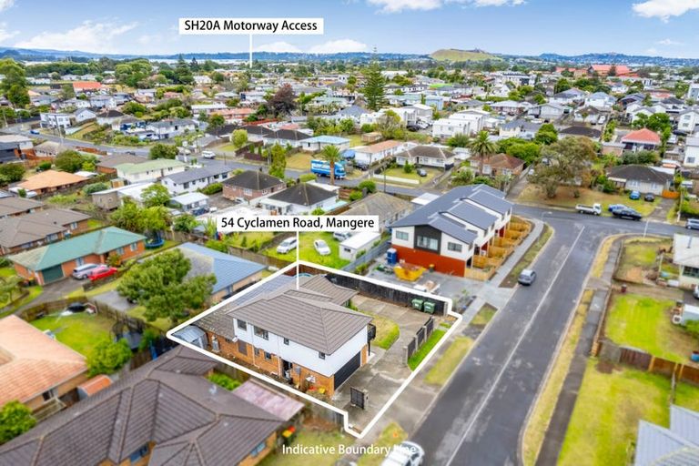 Photo of property in 54 Cyclamen Road, Mangere, Auckland, 2022