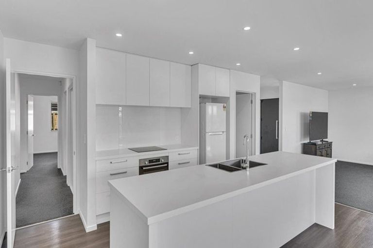 Photo of property in 132 Shillingford Boulevard, Rolleston, 7615