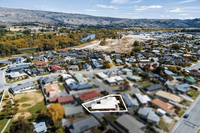 Photo of property in 10 Mayfair Grove, Alexandra, 9320