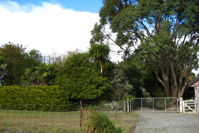 Photo of property in 35 Easons Road, Hampden, 9410