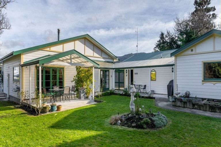 Photo of property in 21 Fox Street, Featherston, 5710
