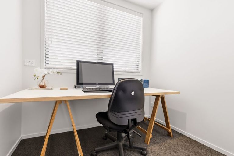 Photo of property in 184a Lake Terrace, Hilltop, Taupo, 3330