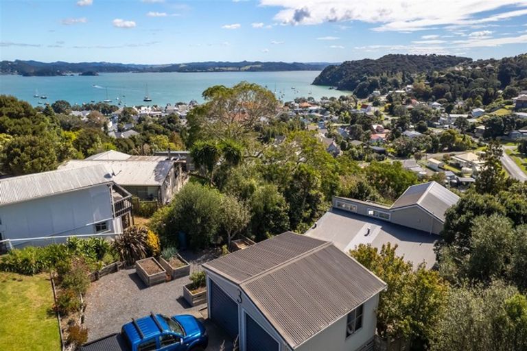 Photo of property in 3 Oneroa Road, Russell, 0202