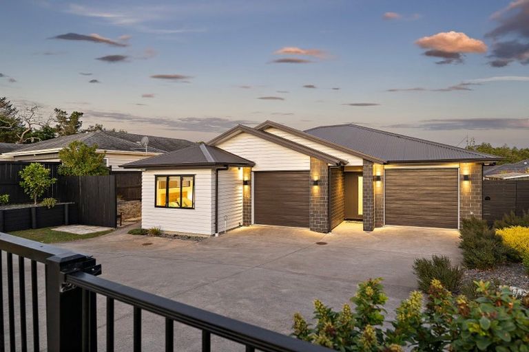 Photo of property in 60 Matua Road, Huapai, Kumeu, 0810