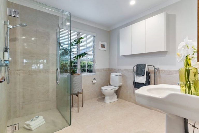 Photo of property in 38 Porterfield Road, Whitford, Howick, 2571